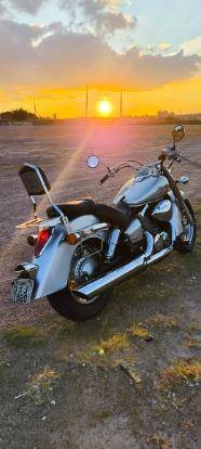 HONDA SHADOW 750 